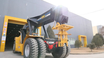 徐工機(jī)械搶灘風(fēng)電高潛力賽道 國產(chǎn)最大噸位風(fēng)電正面吊成功交付